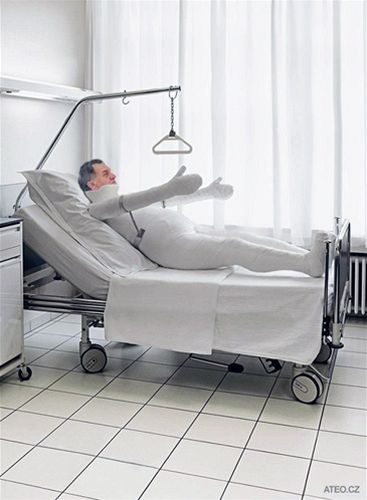 Koaliční úraz (© aTeo) http://ateo.cz
